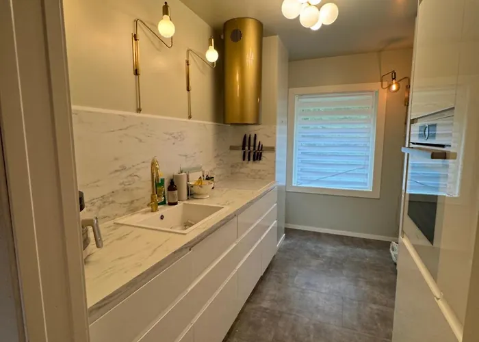 3 Bedroom Apartment, Flatscreen Tv, Balcony Bergen